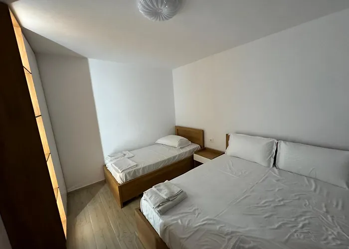 Lägenhet Tirana City Apartment *